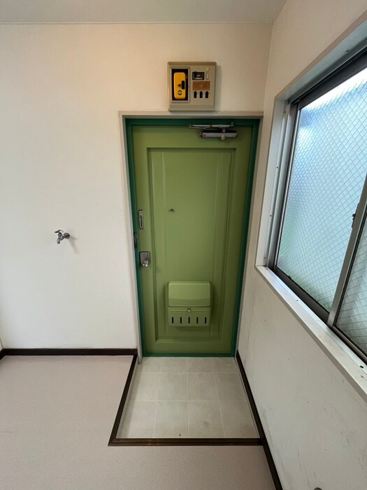 物件内観写真17　(玄関)