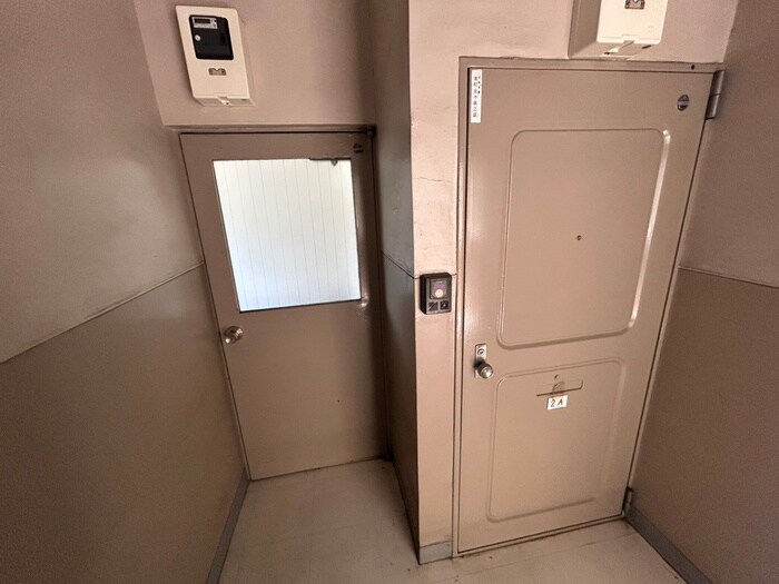 物件内観写真7　(玄関)