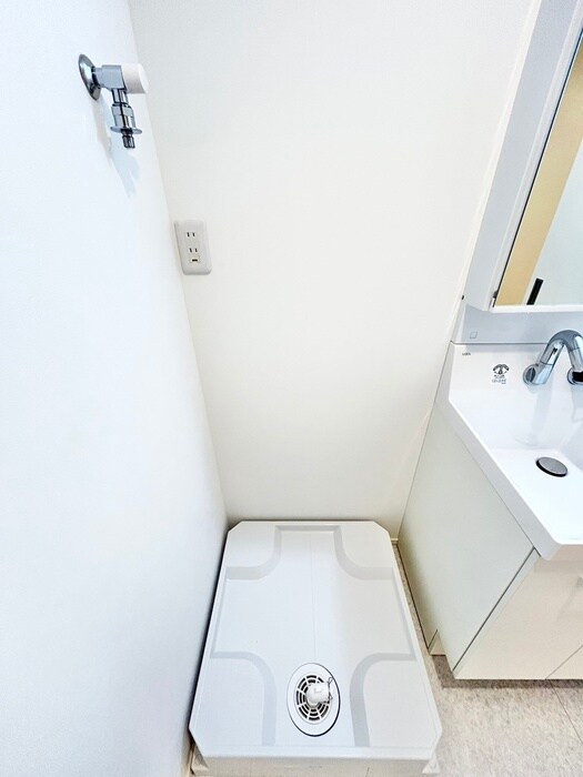 物件内観写真16　(洗濯機置場)