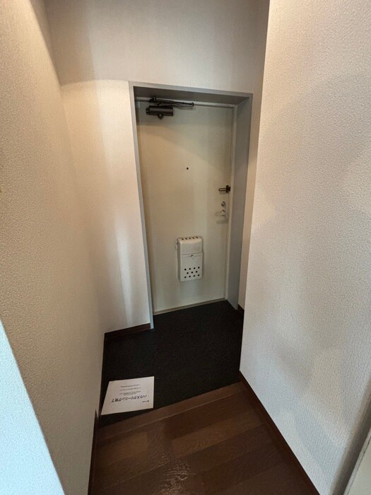 物件内観写真11　(玄関)