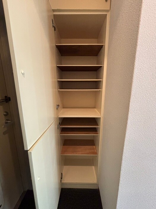 物件内観写真13　(靴箱)
