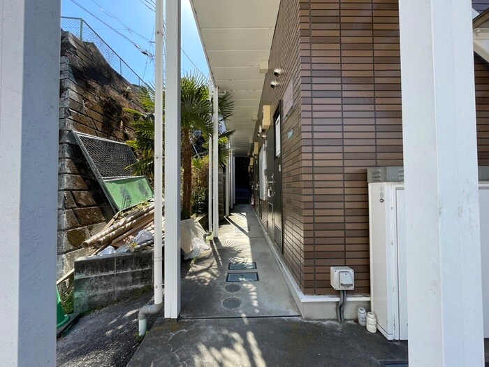 物件外観写真5　(エントランス部分)