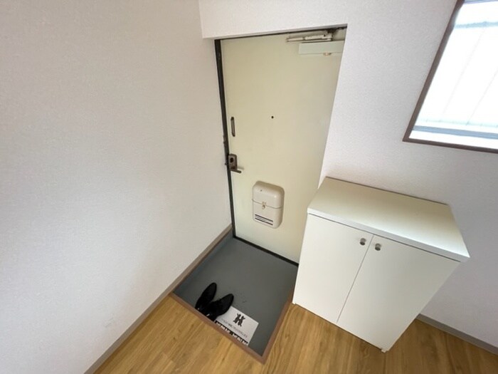 物件内観写真9　(玄関)