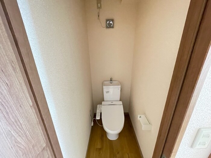 物件内観写真11　(トイレ)
