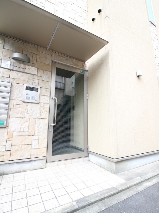 物件外観写真2　(エントランス部分)