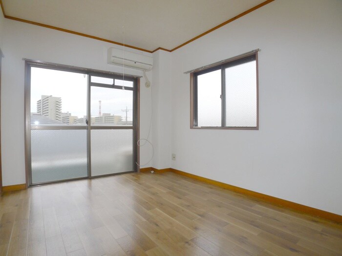 物件内観写真8　(居室)