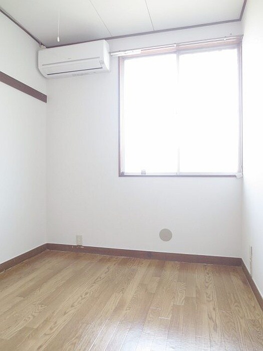 物件内観写真4　(居室)