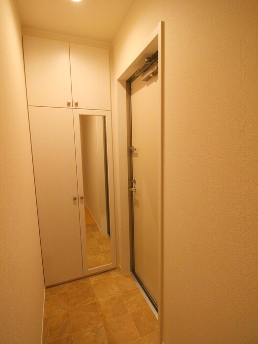 物件内観写真16　(玄関)