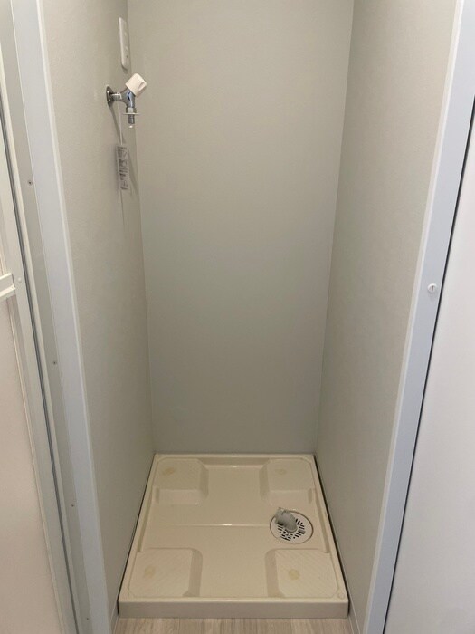 物件内観写真18　(洗濯機置場)