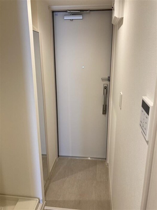 物件内観写真10　(玄関)