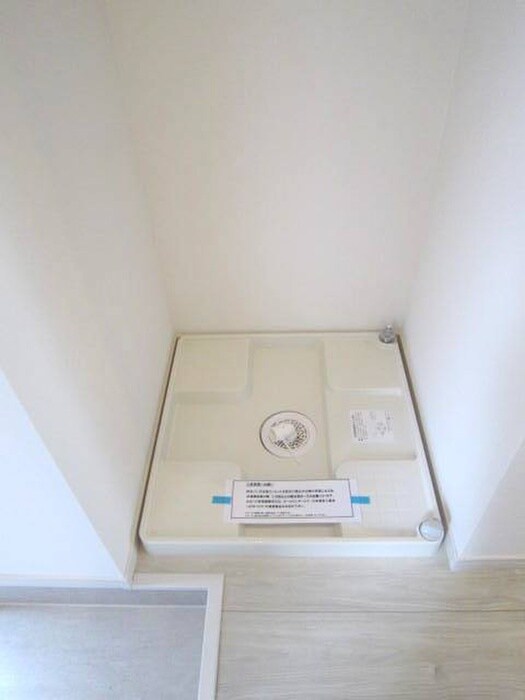 物件内観写真10　(洗濯機置場)