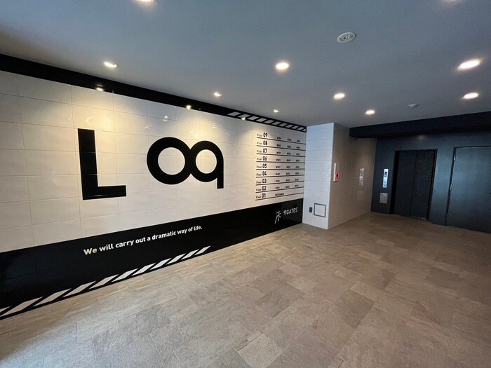 物件外観写真2　(エントランス部分)