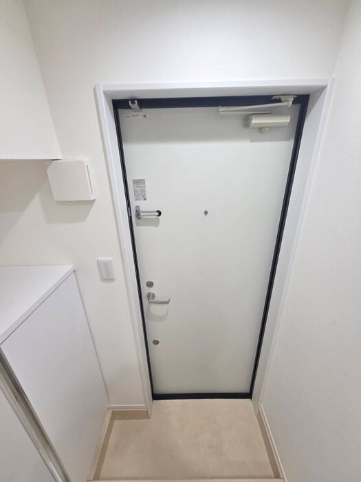 物件内観写真7　(玄関)