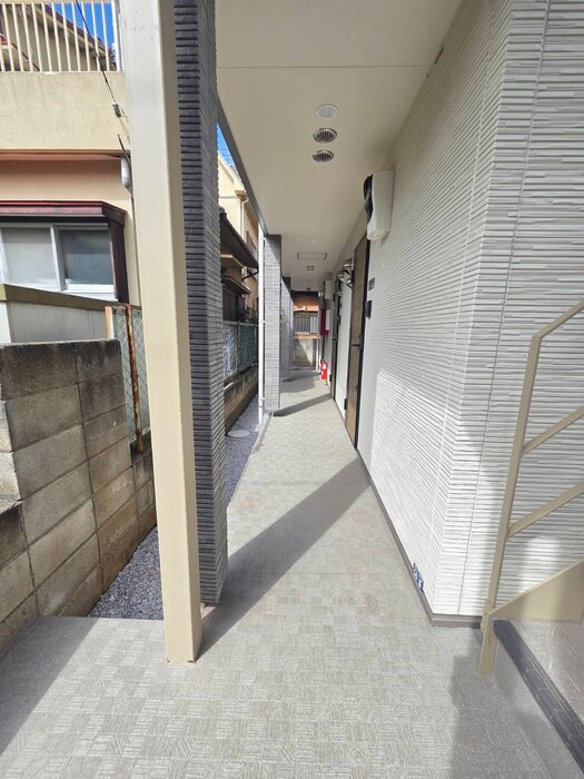 物件外観写真4　(エントランス部分)