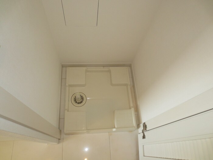 物件内観写真11　(洗濯機置場)