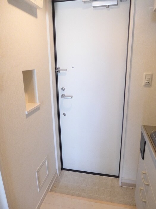 物件内観写真16　(玄関)