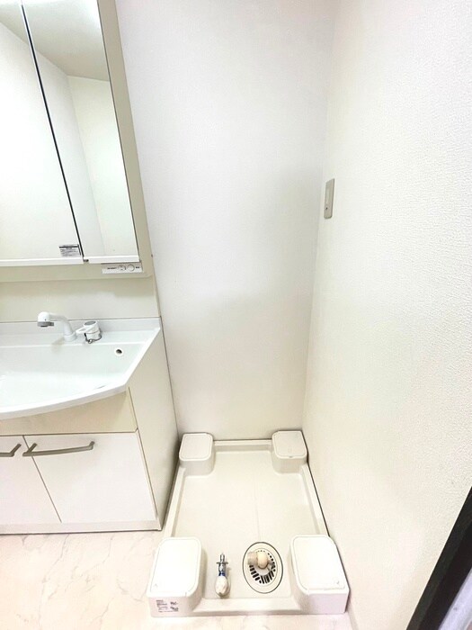 物件内観写真16　(洗濯機置場)