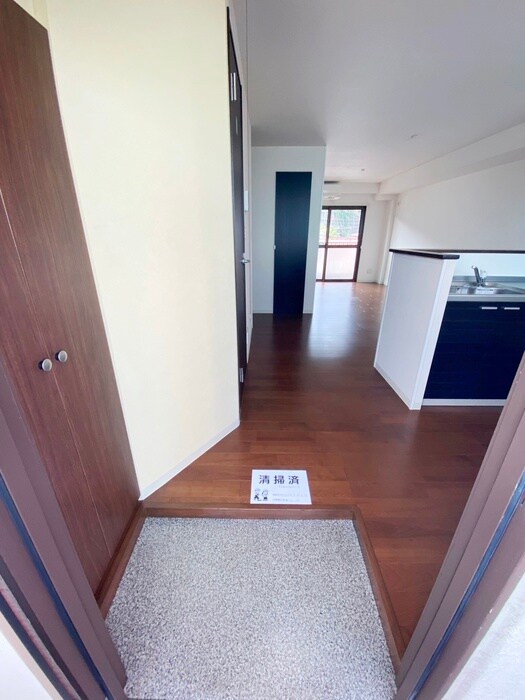 物件内観写真22　(玄関)