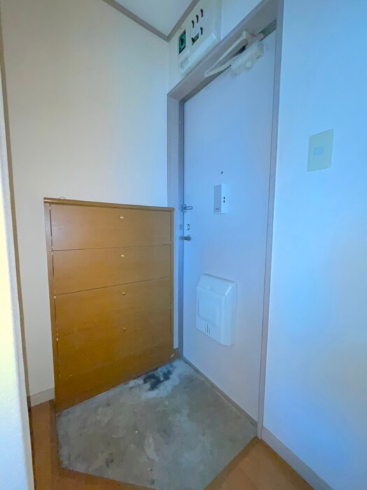 物件内観写真16　(玄関)