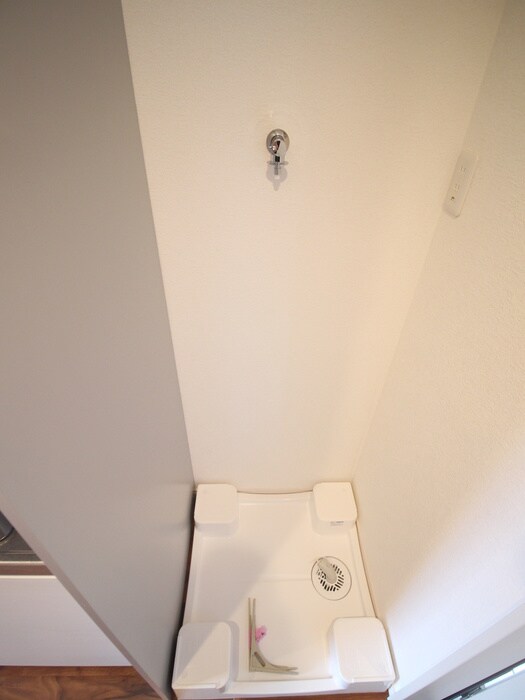 物件内観写真12　(洗濯機置場)