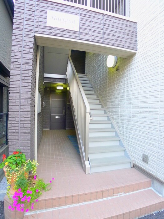 物件外観写真2　(エントランス部分)