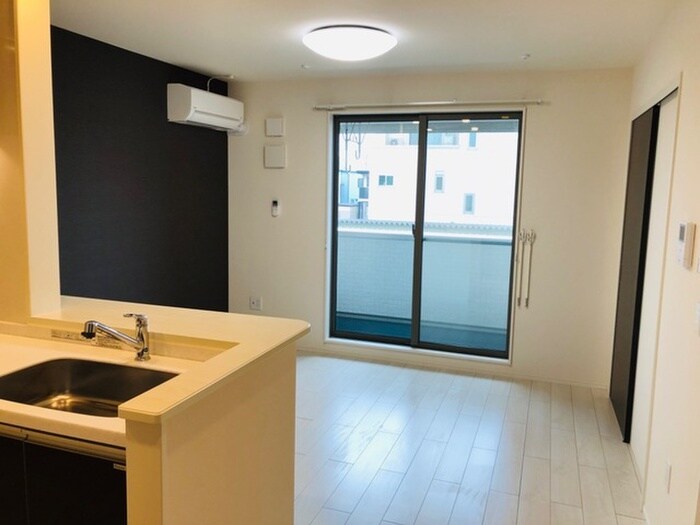 物件内観写真13　(室内からの展望)