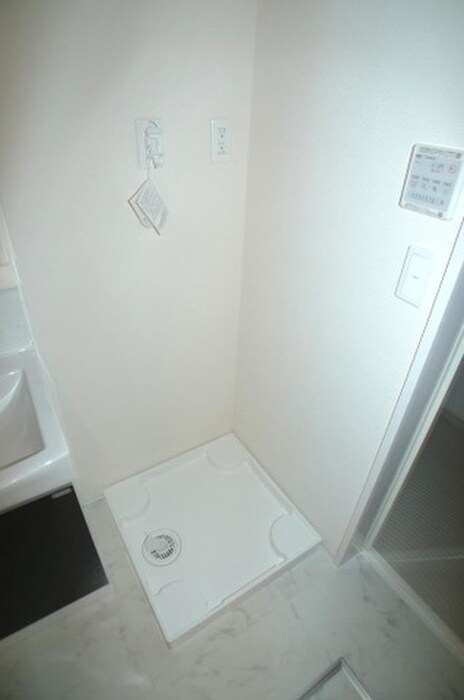 物件内観写真17　(洗濯機置場)