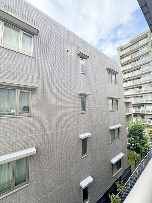 物件内観写真16　(室内からの展望)