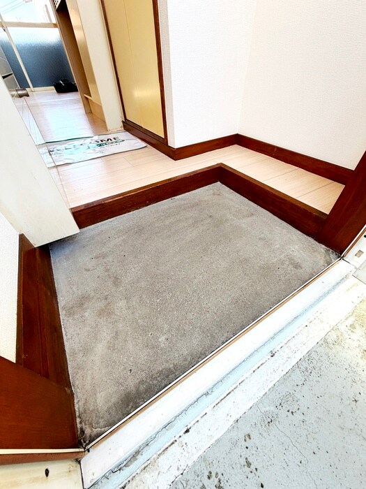 物件内観写真15　(玄関)