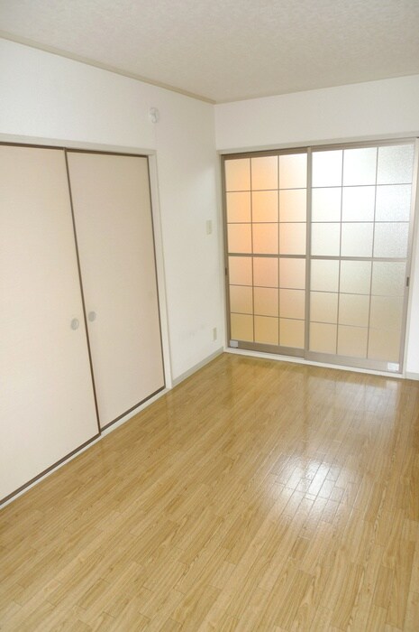 物件内観写真4　(居室)