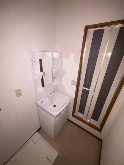 物件内観写真9　(洗面)