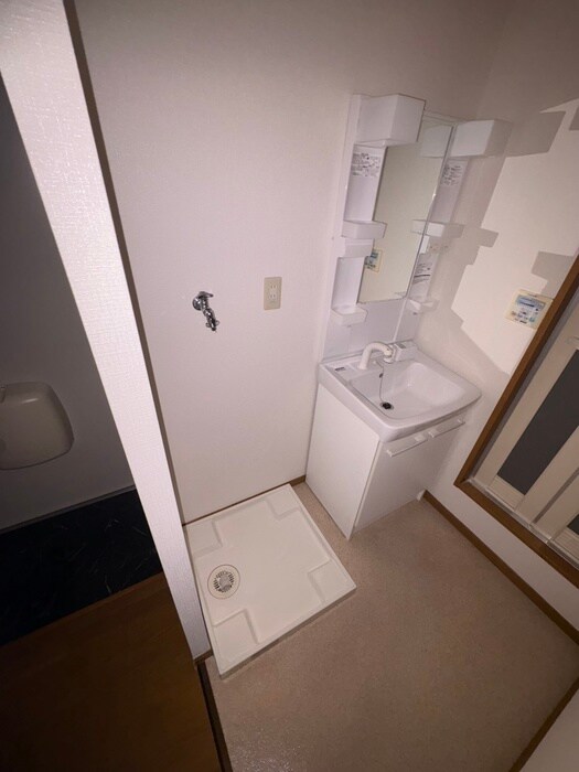 物件内観写真10　(洗濯機置場)