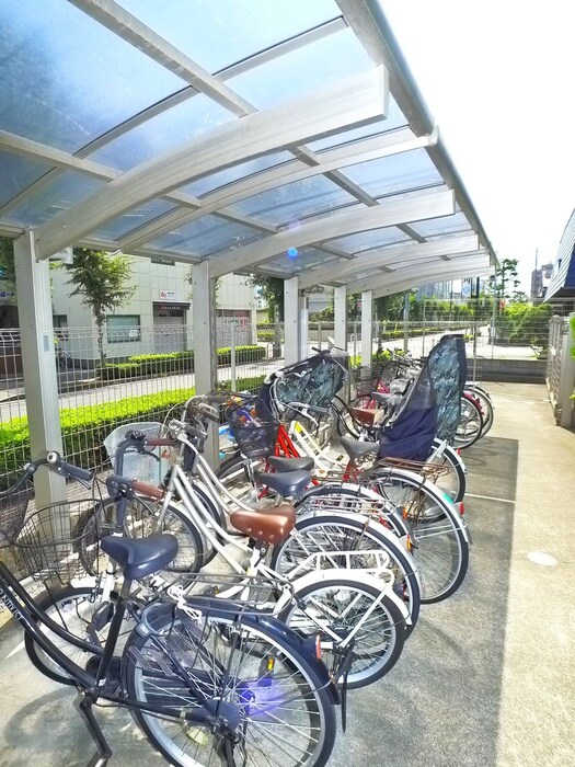 物件外観写真6　(駐輪場)