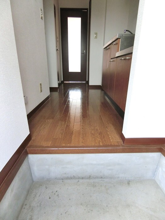 物件内観写真16　(玄関)