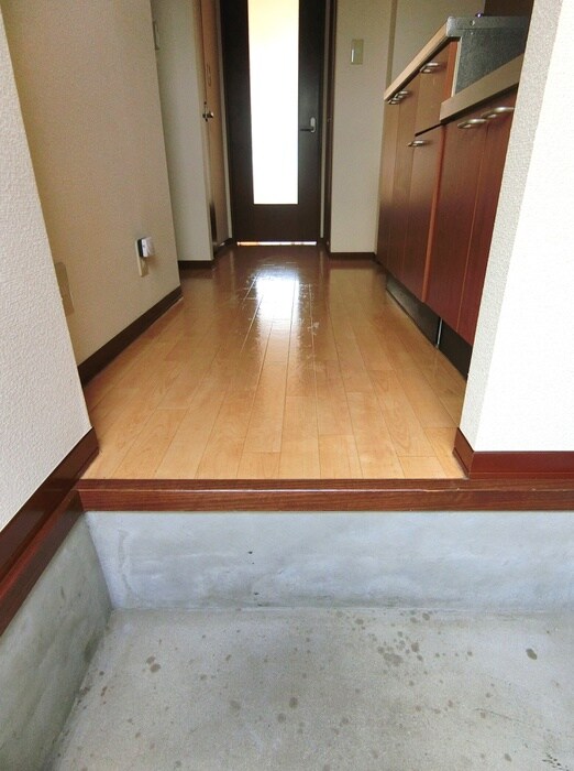 物件内観写真16　(玄関)