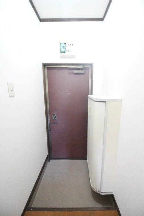 物件内観写真16　(玄関)