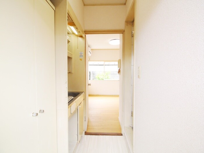 物件内観写真12　(廊下)