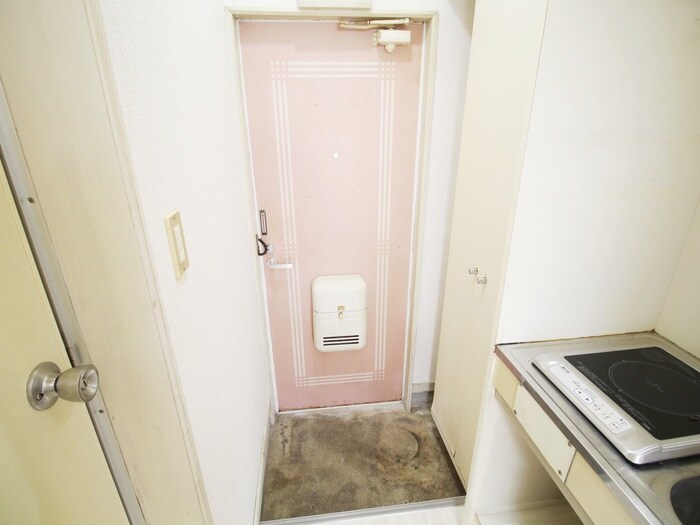 物件内観写真13　(玄関)