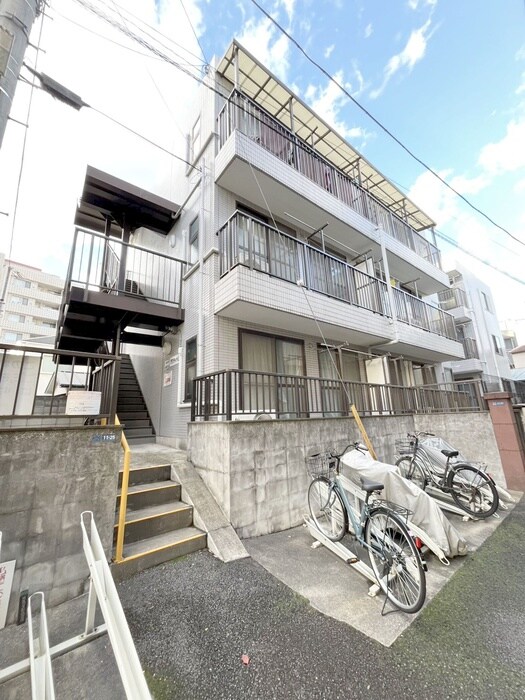 物件外観写真1　(エントランス部分)