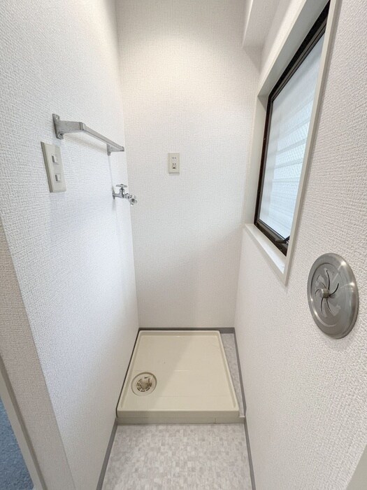 物件内観写真15　(洗濯機置場)