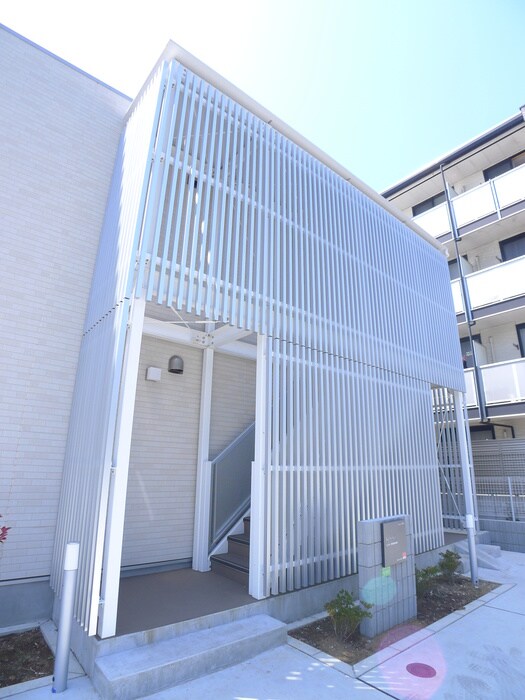 物件外観写真5　(エントランス部分)