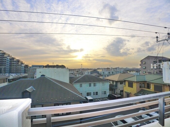 物件内観写真22　(室内からの展望)