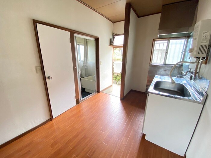 物件内観写真11　(居室)