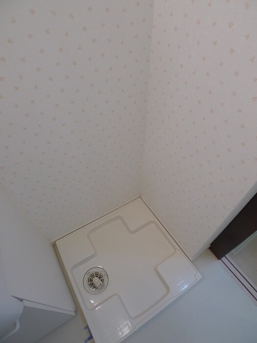 物件内観写真12　(洗濯機置場)