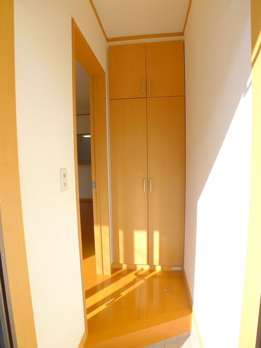 物件内観写真16　(玄関)