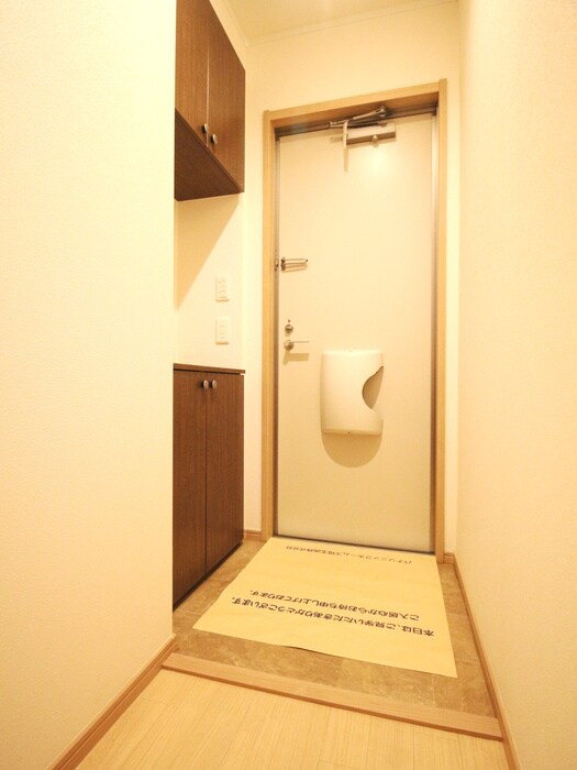 物件内観写真18　(玄関)