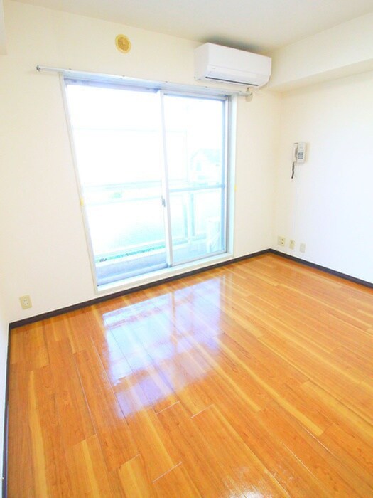 物件内観写真10　(室内からの展望)