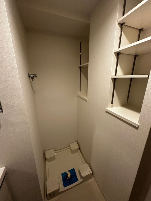 物件内観写真17　(洗濯機置場)