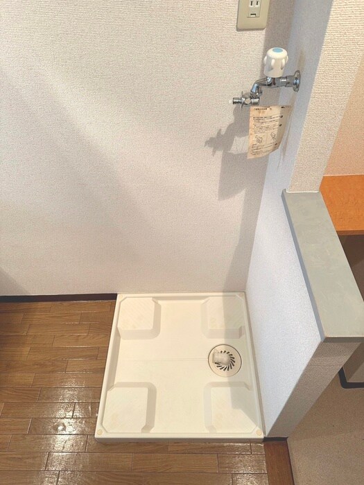 物件内観写真14　(洗濯機置場)