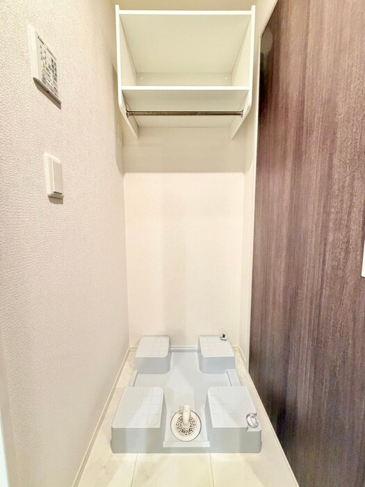 物件内観写真16　(洗濯機置場)